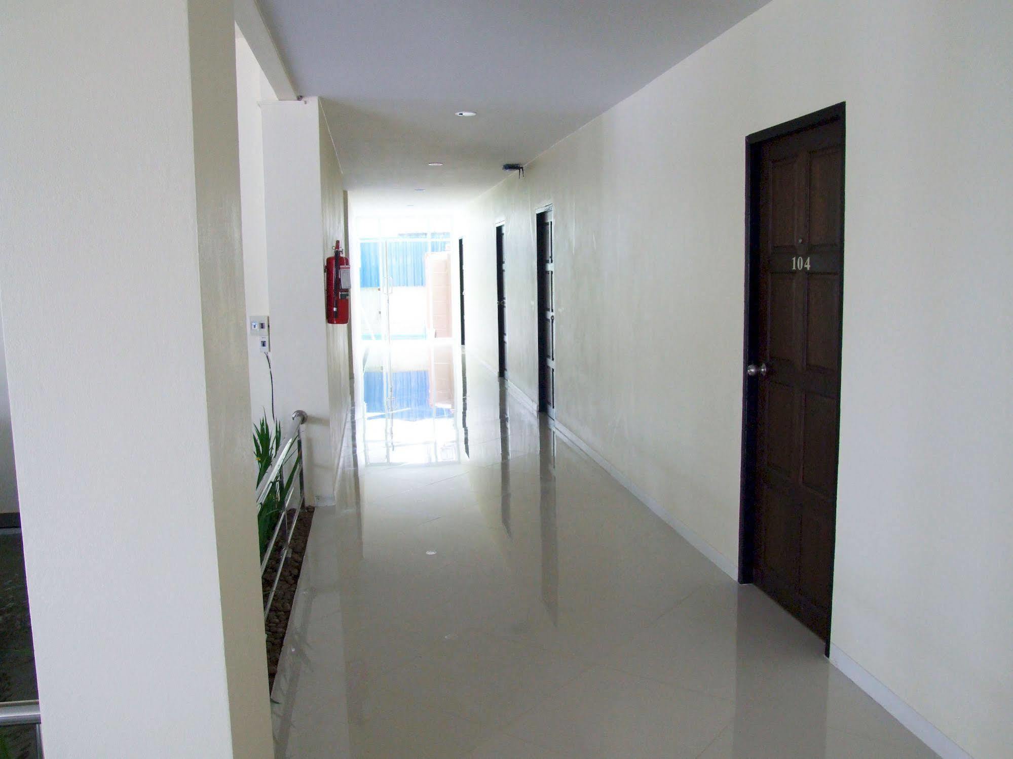 Ruan Rim Nam Hotel Roi Et Exterior photo