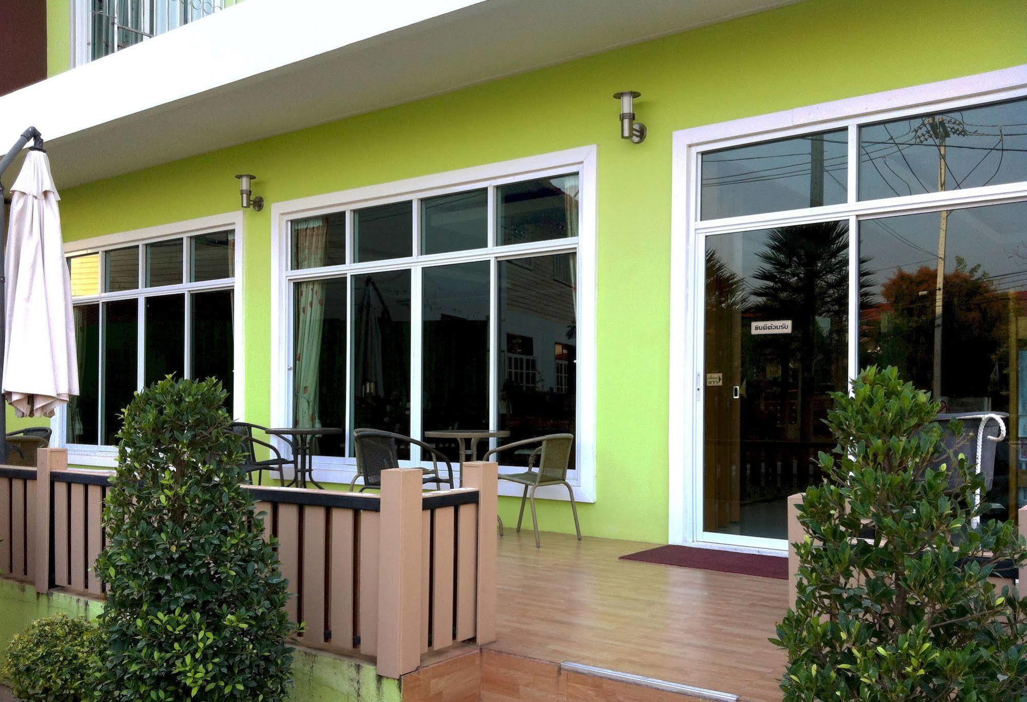 Ruan Rim Nam Hotel Roi Et Exterior photo