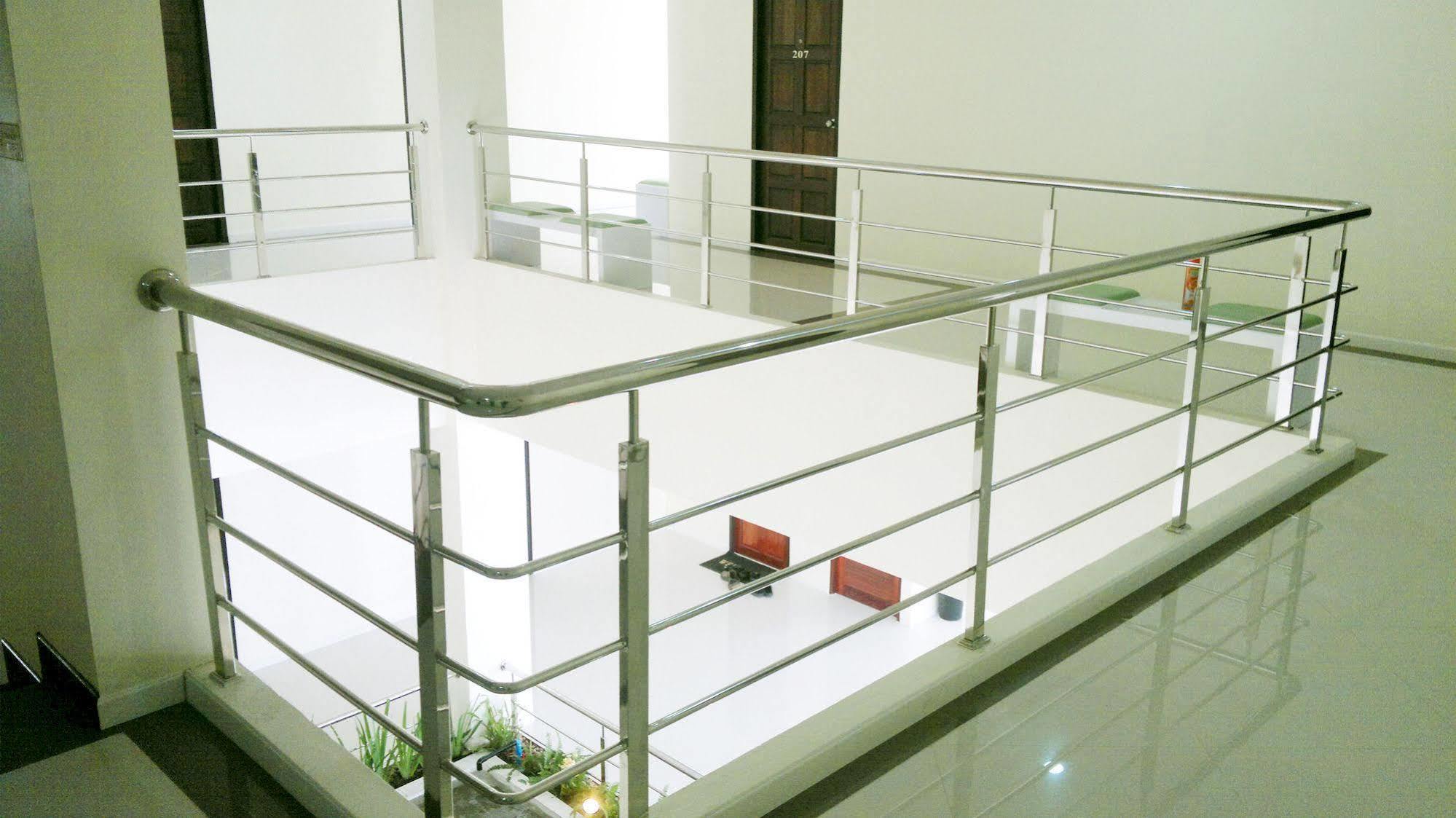 Ruan Rim Nam Hotel Roi Et Exterior photo